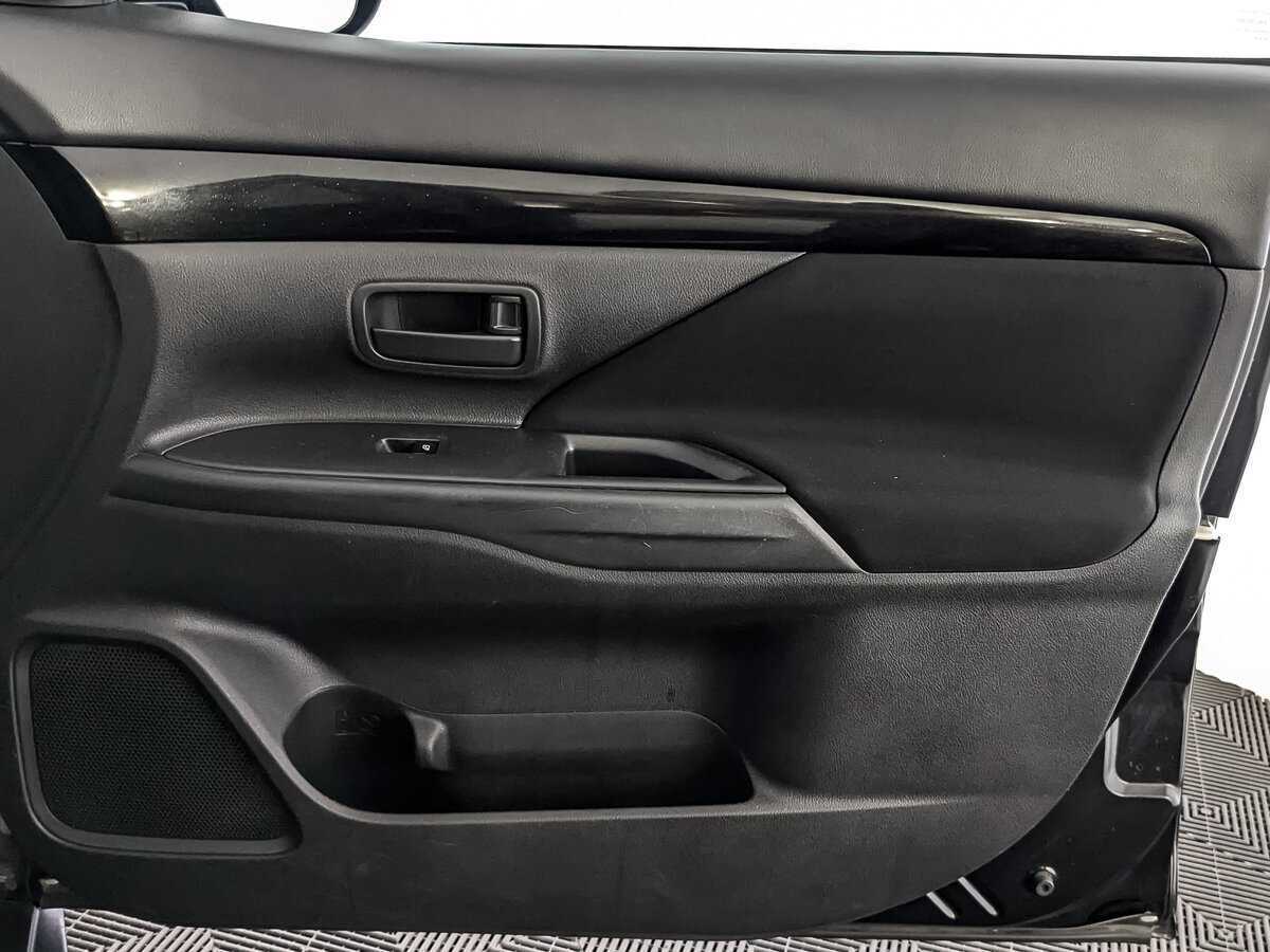 Mitsubishi Outlander с пробегом — 2018 год. Фото: #20