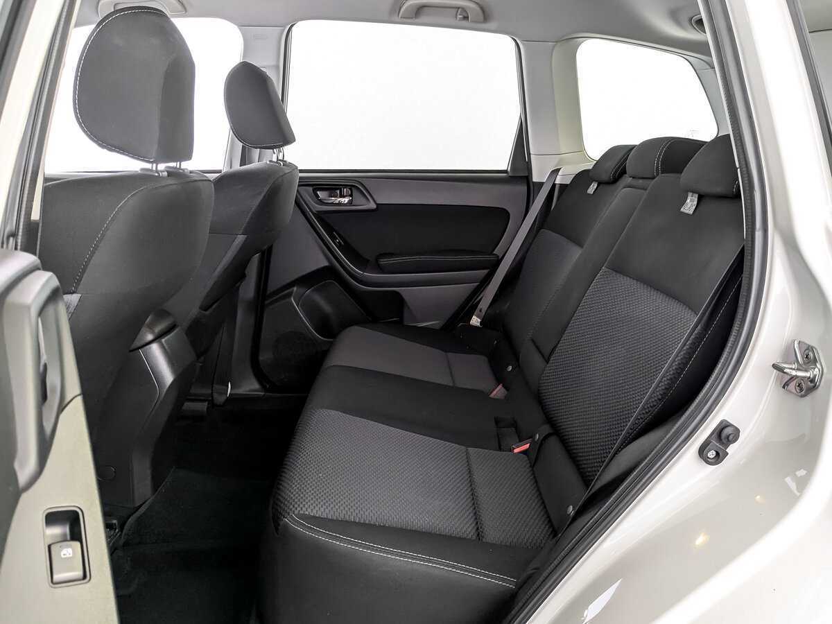 Subaru Forester с пробегом — 2015 год. Фото: #9