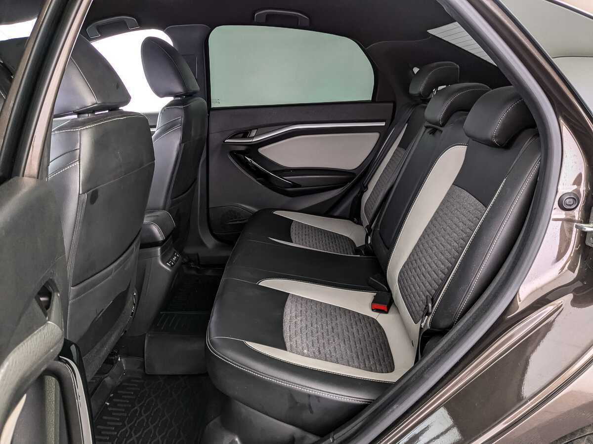 Lada (ВАЗ) Vesta с пробегом — 2019 год. Фото: #12