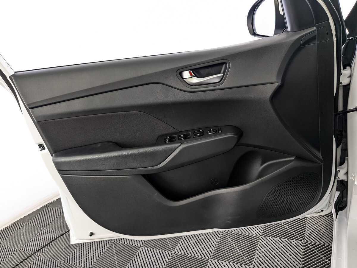 Hyundai Solaris с пробегом — 2022 год. Фото: #14