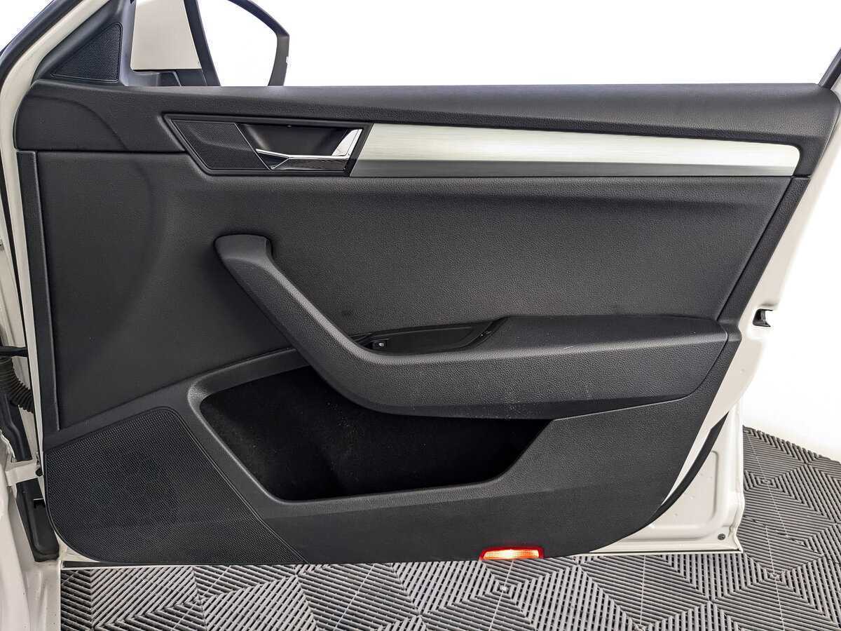 Skoda Superb с пробегом — 2017 год. Фото: #19