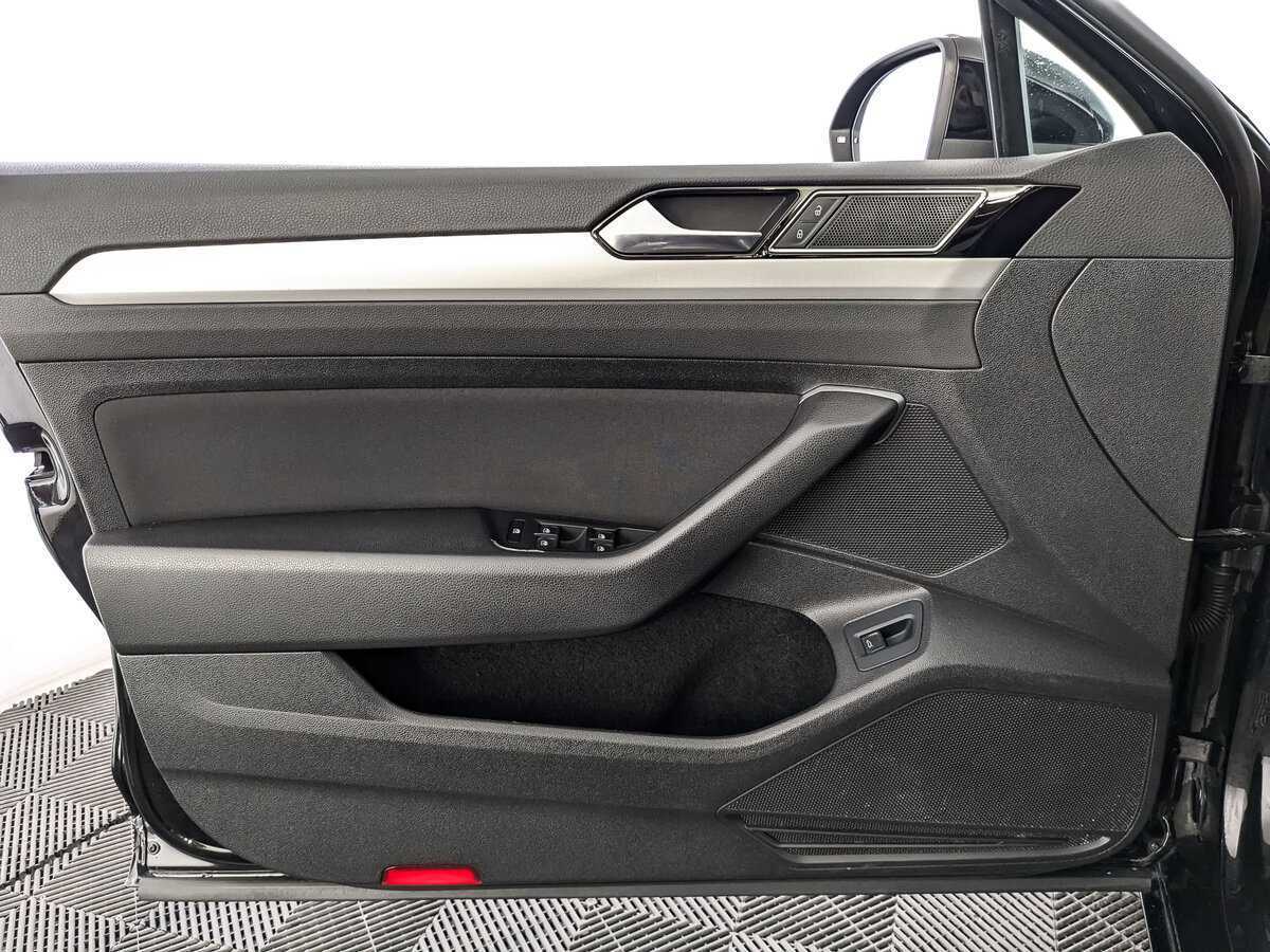 Volkswagen Passat с пробегом — 2018 год. Фото: #14