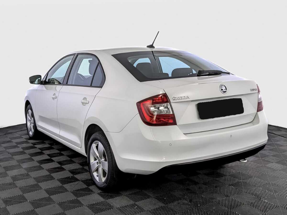 Skoda Rapid с пробегом — 2018 год. Фото: #6