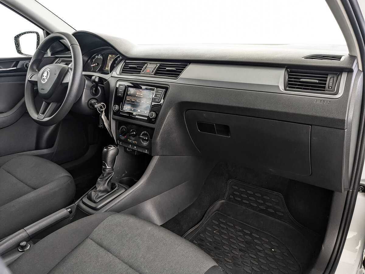 Skoda Rapid с пробегом — 2018 год. Фото: #8