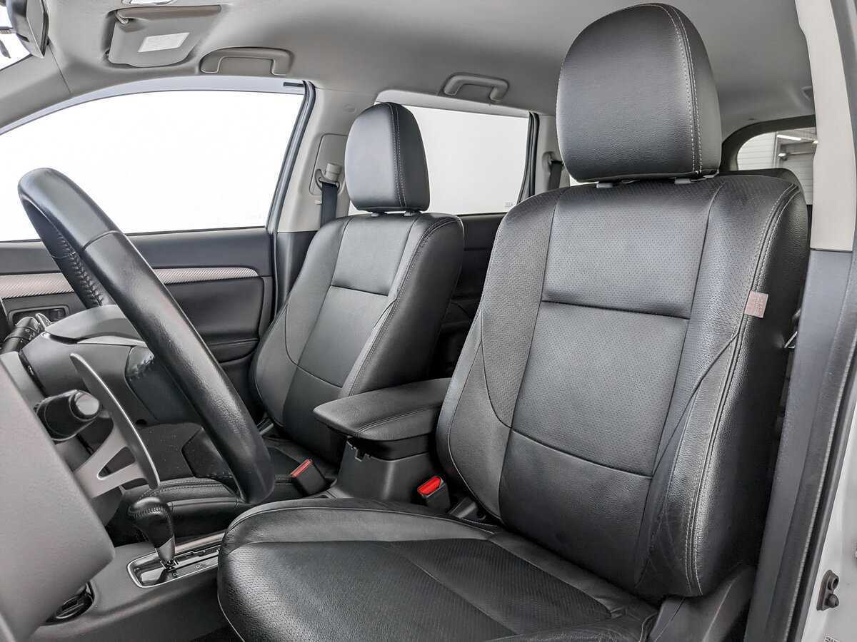 Mitsubishi Outlander с пробегом — 2014 год. Фото: #15
