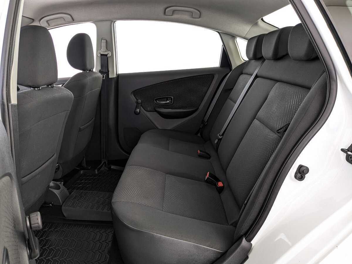 Nissan Almera с пробегом — 2015 год. Фото: #13