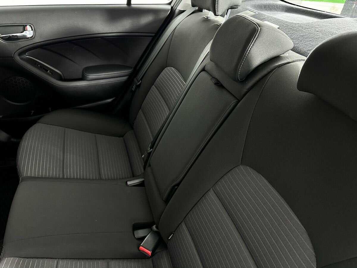 Kia Cerato с пробегом — 2014 год. Фото: #10