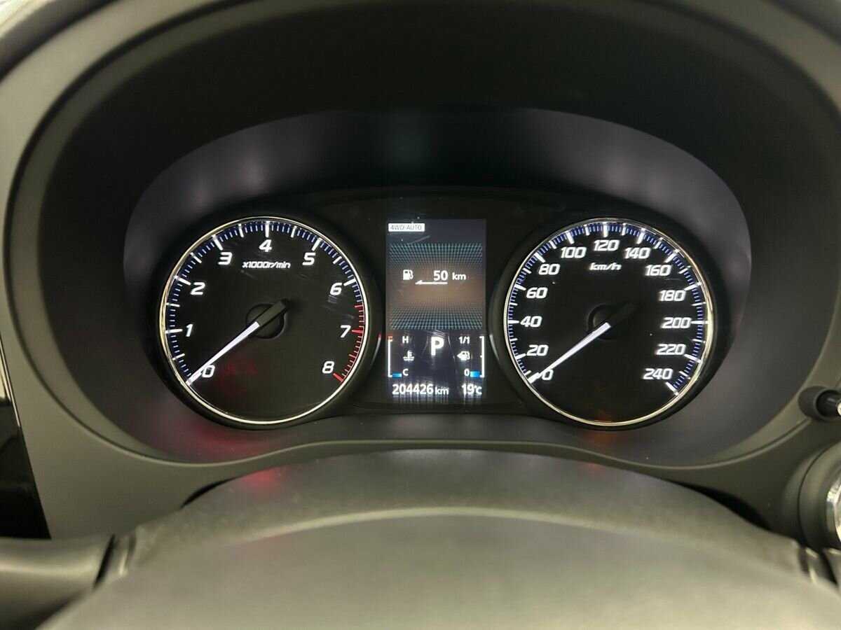 Mitsubishi Outlander с пробегом — 2015 год. Фото: #9