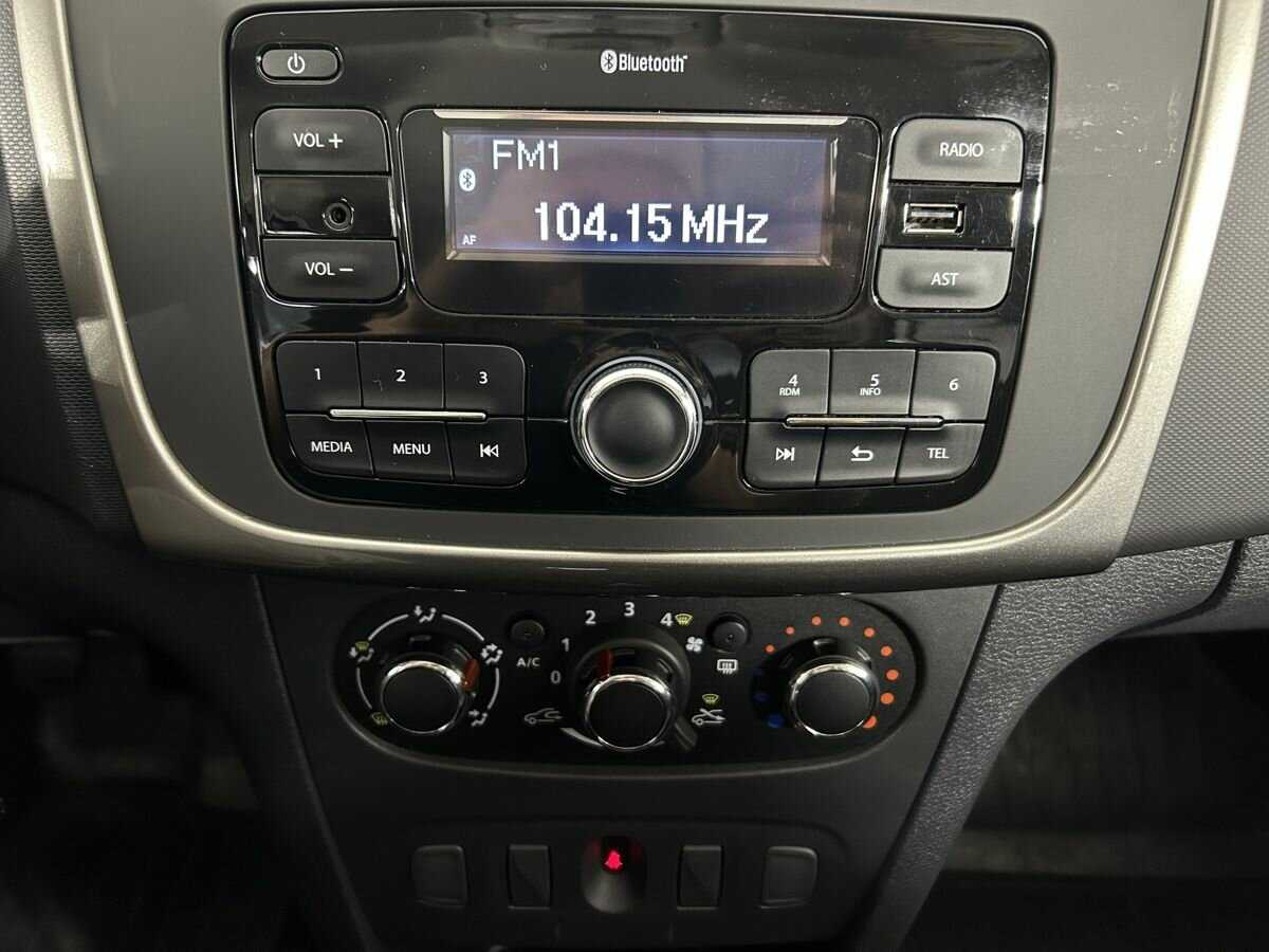 Renault Sandero с пробегом — 2021 год. Фото: #11