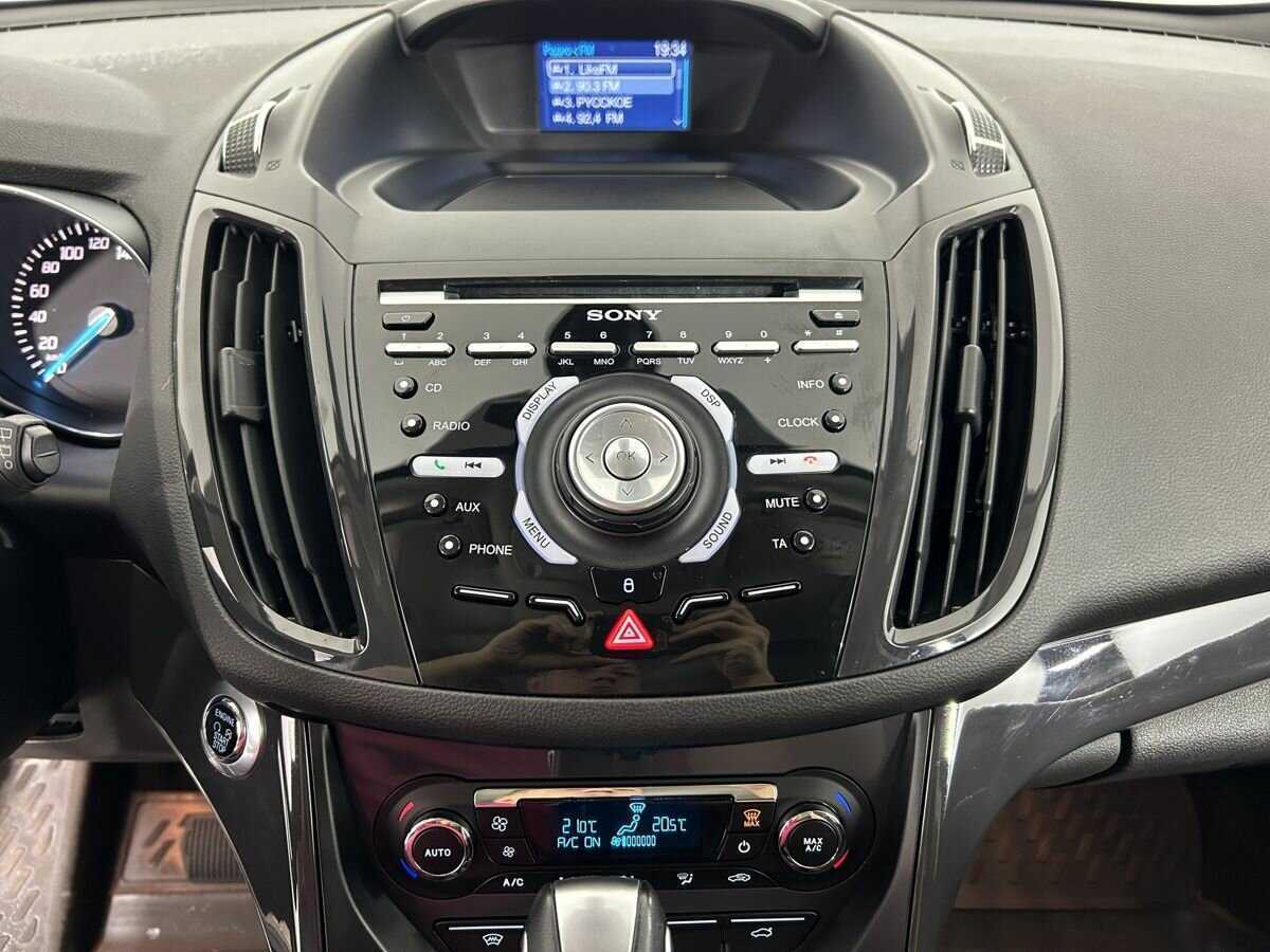 Ford Kuga с пробегом — 2015 год. Фото: #10