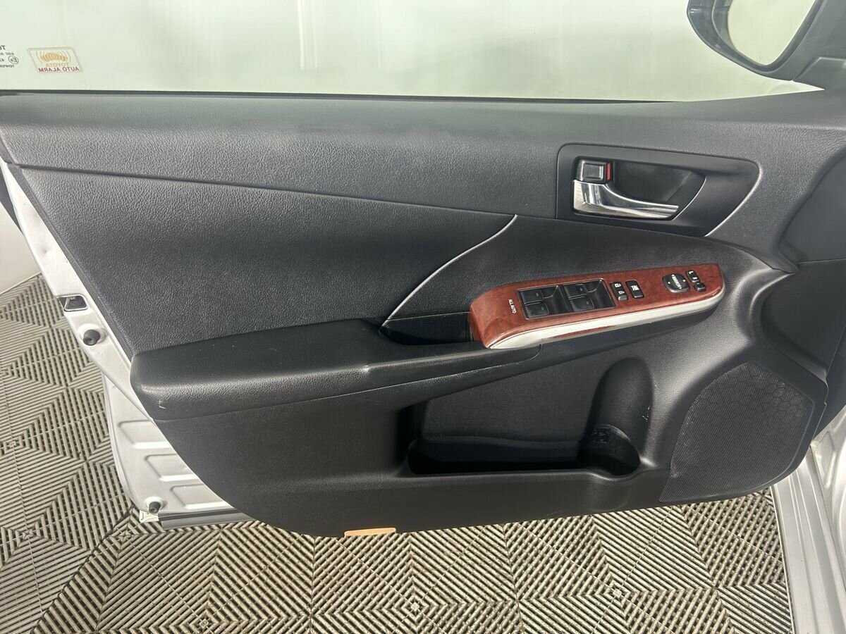 Toyota Camry с пробегом — 2013 год. Фото: #7