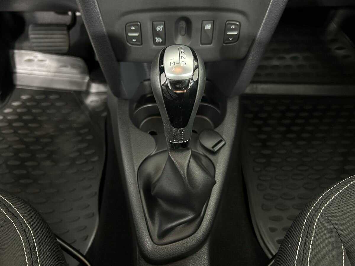 Renault Logan с пробегом — 2016 год. Фото: #12