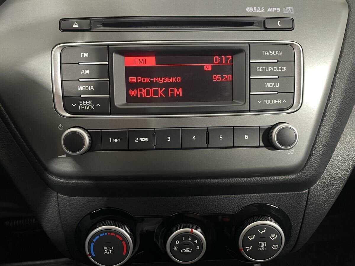 Kia Rio с пробегом — 2017 год. Фото: #11