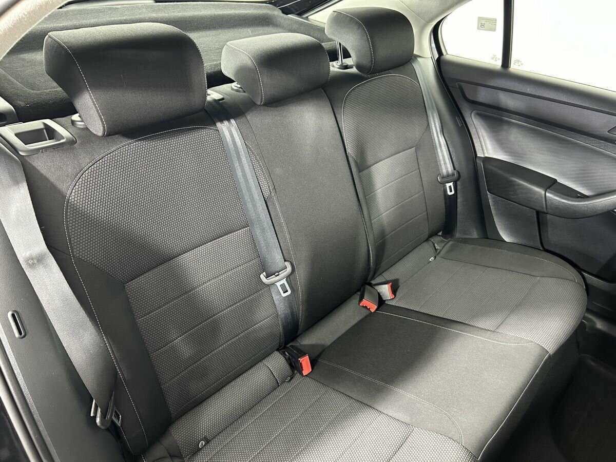 Skoda Rapid с пробегом — 2014 год. Фото: #14