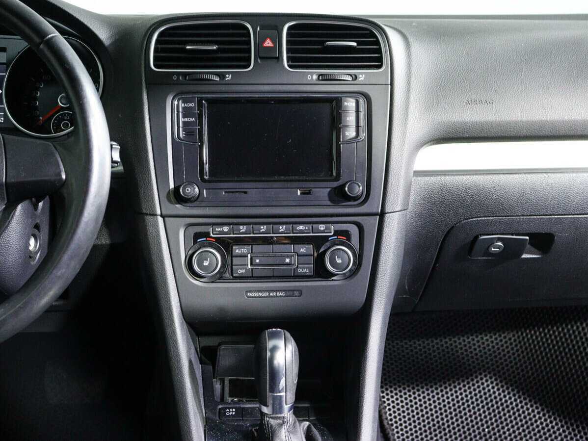 Volkswagen Golf с пробегом — 2012 год. Фото: #11