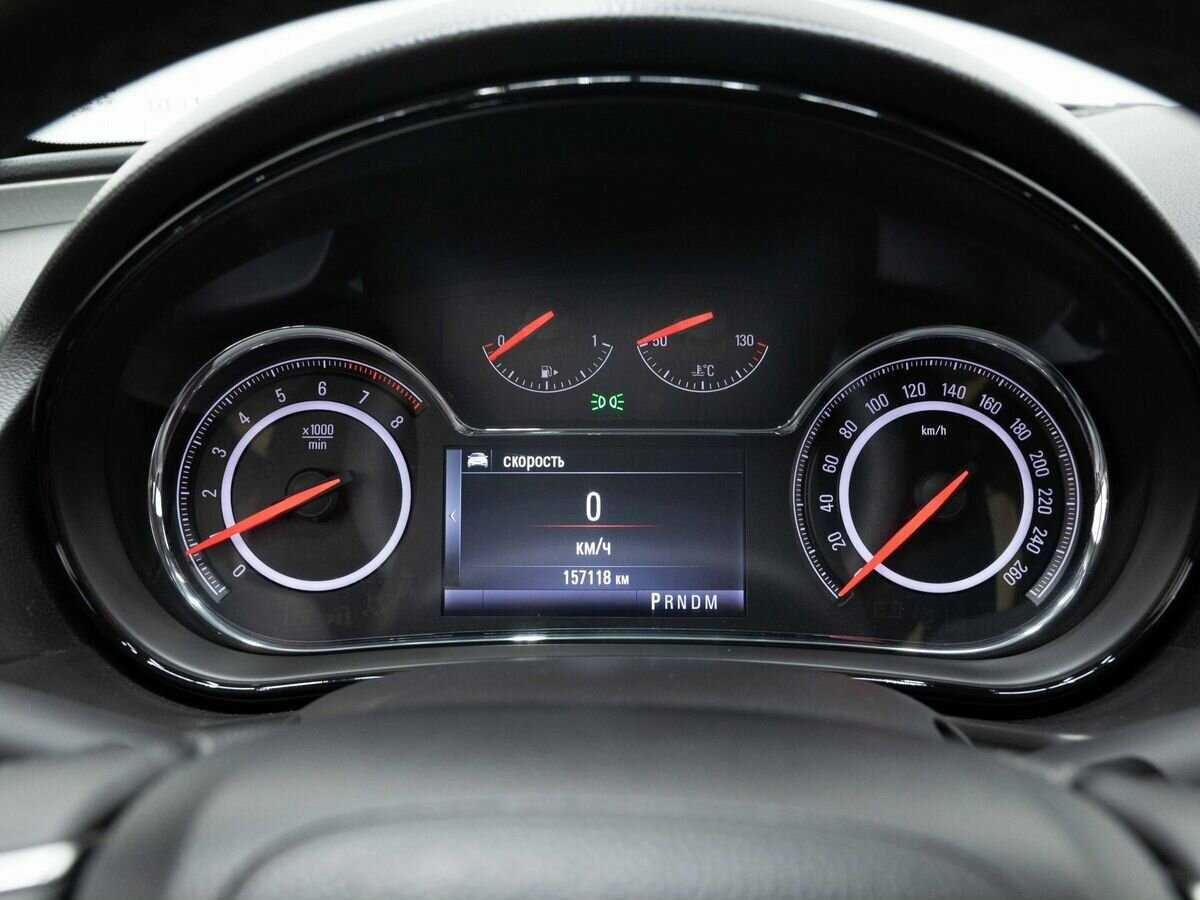 Opel Insignia с пробегом — 2014 год. Фото: #16