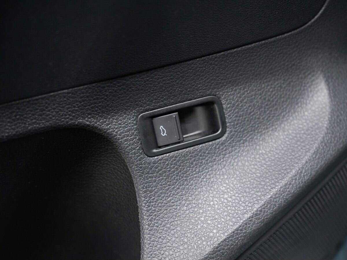 Volkswagen Polo с пробегом — 2019 год. Фото: #18