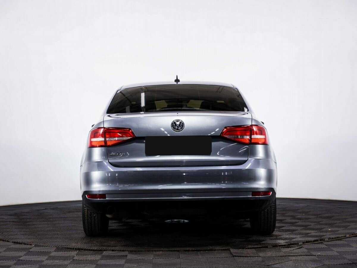 Volkswagen Jetta с пробегом — 2015 год. Фото: #4