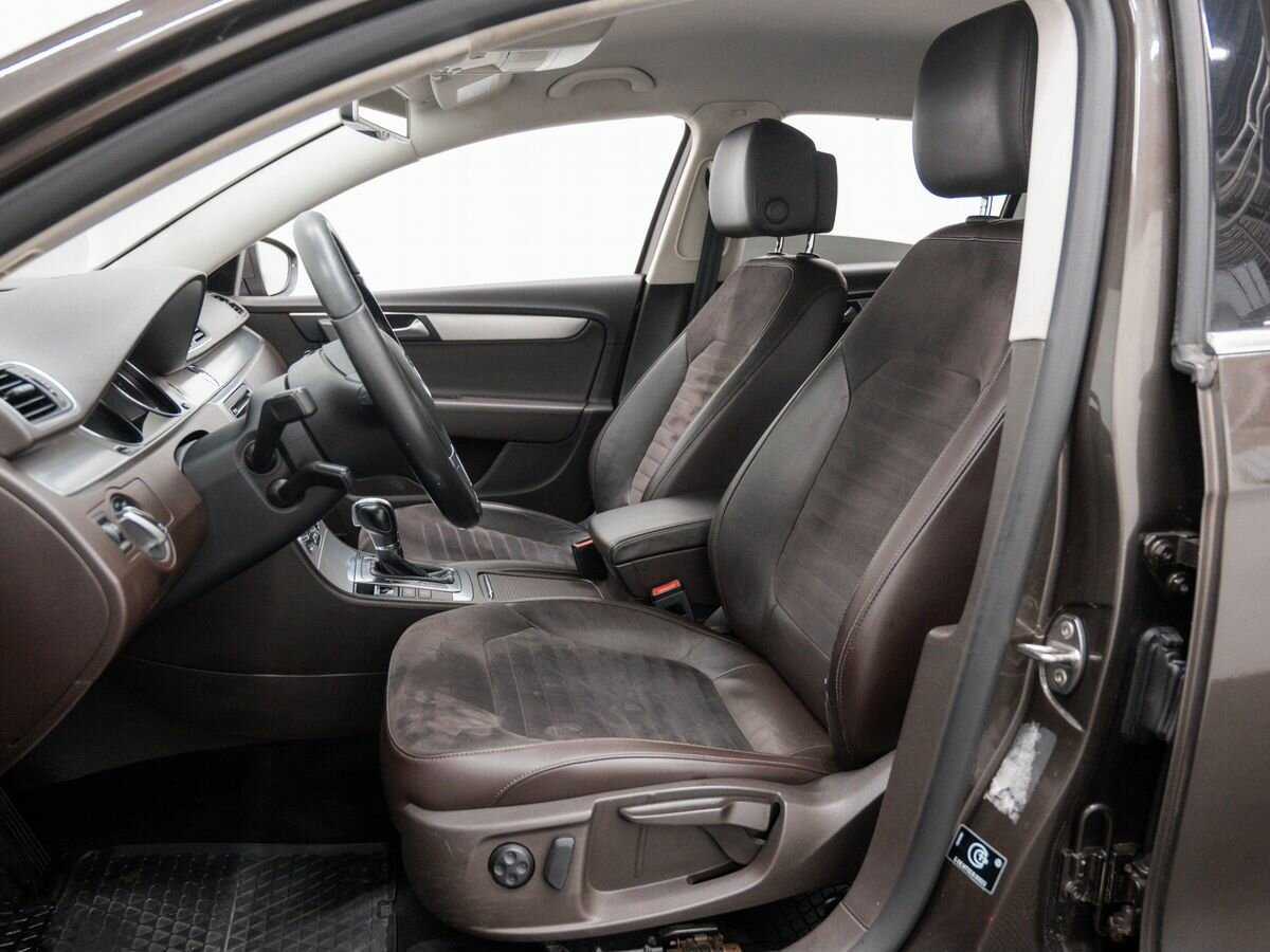 Volkswagen Passat с пробегом — 2012 год. Фото: #14