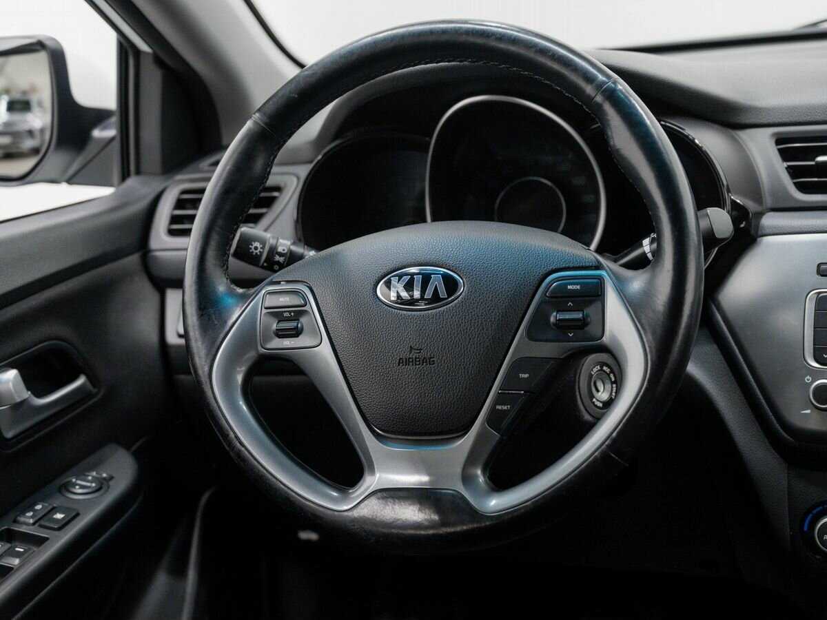 Kia Rio с пробегом — 2016 год. Фото: #10