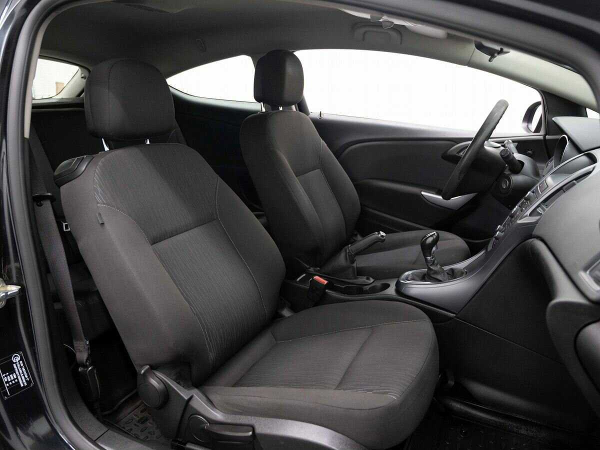 Opel Astra с пробегом — 2013 год. Фото: #10