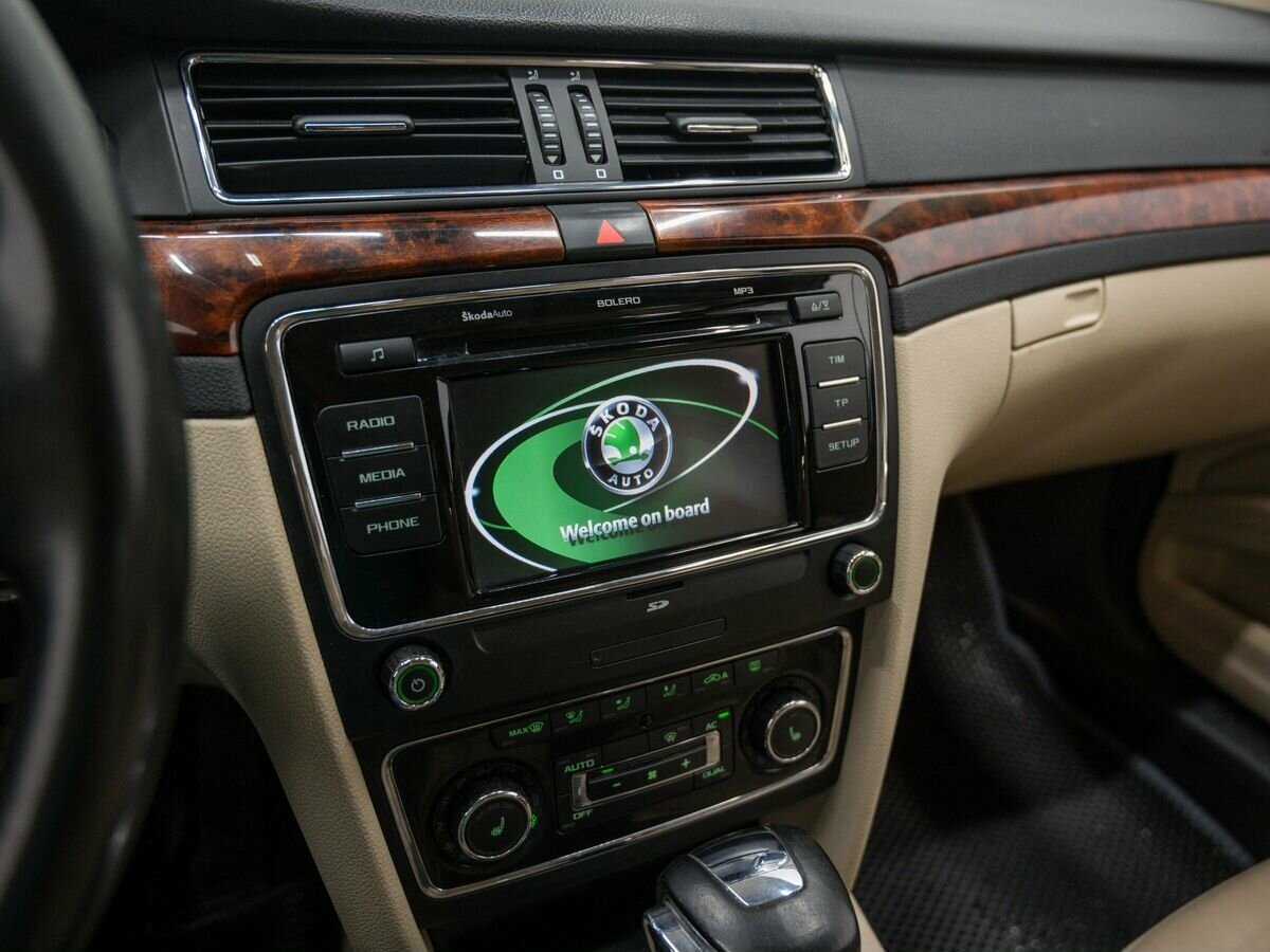Skoda Superb с пробегом — 2012 год. Фото: #19