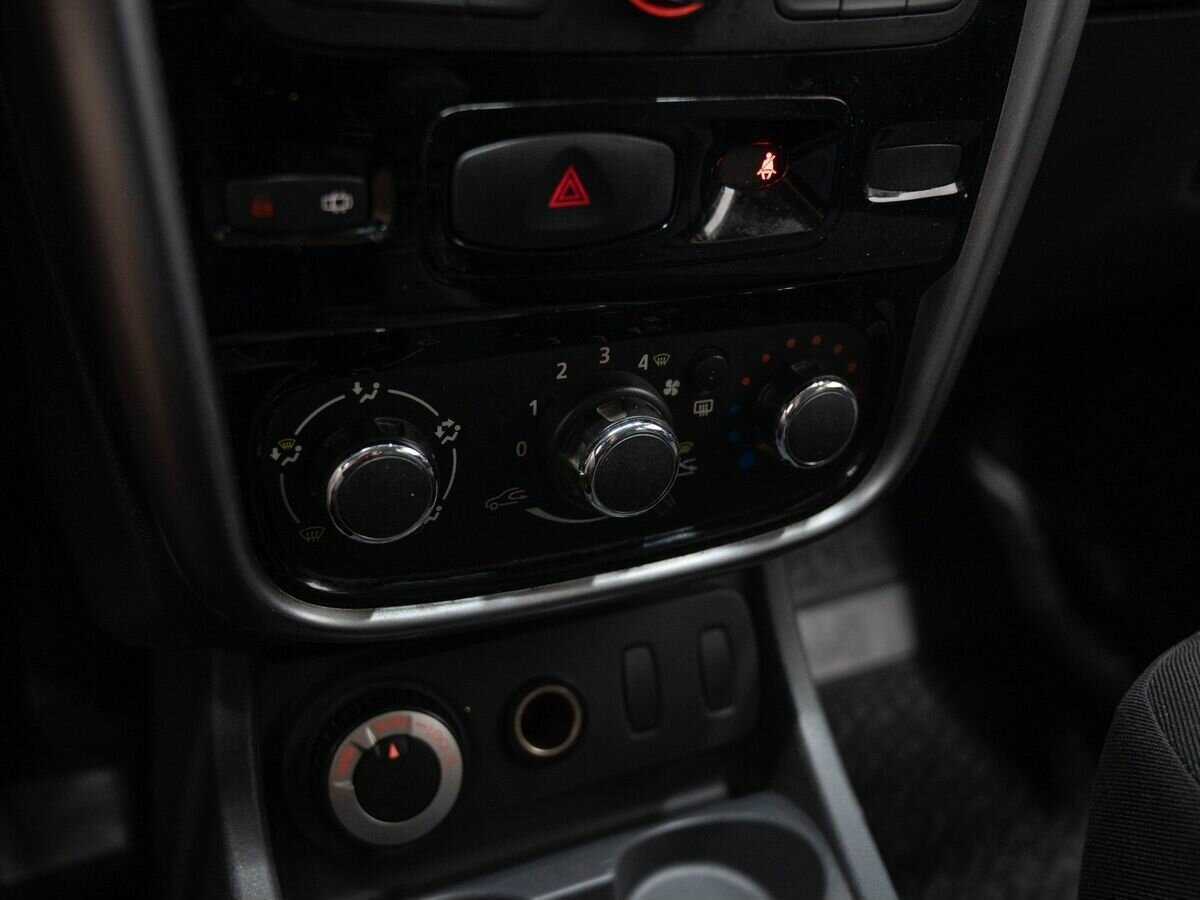 Renault Duster с пробегом — 2013 год. Фото: #17