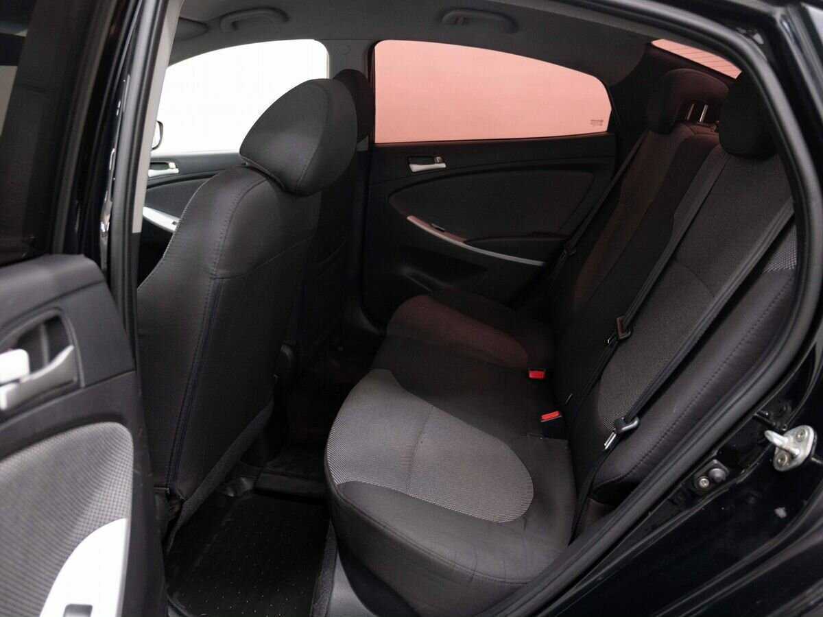 Hyundai Solaris с пробегом — 2013 год. Фото: #8