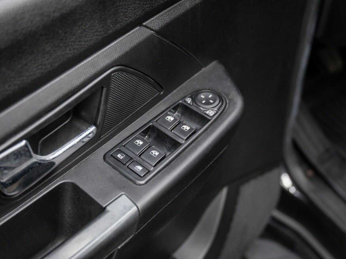 УАЗ Patriot с пробегом — 2015 год. Фото: #15