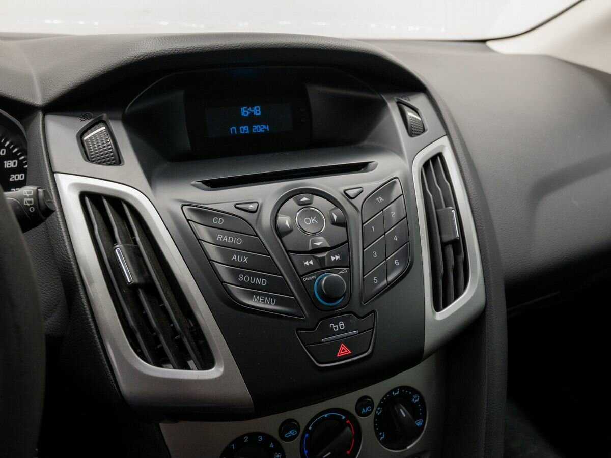 Ford Focus с пробегом — 2012 год. Фото: #19