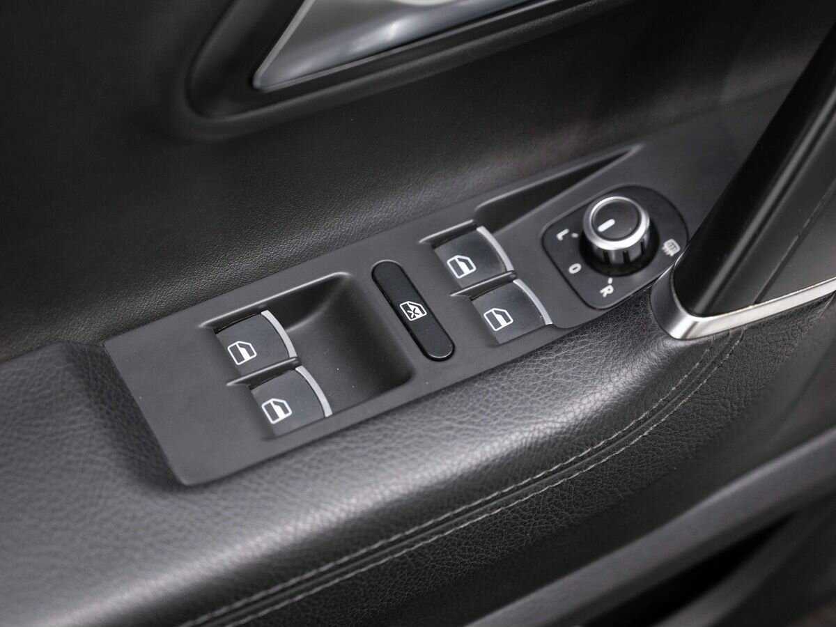 Volkswagen Passat CC с пробегом — 2013 год. Фото: #17