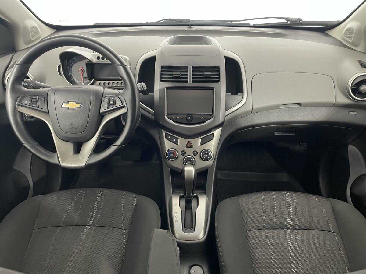 Chevrolet Aveo с пробегом — 2014 год. Фото: #5