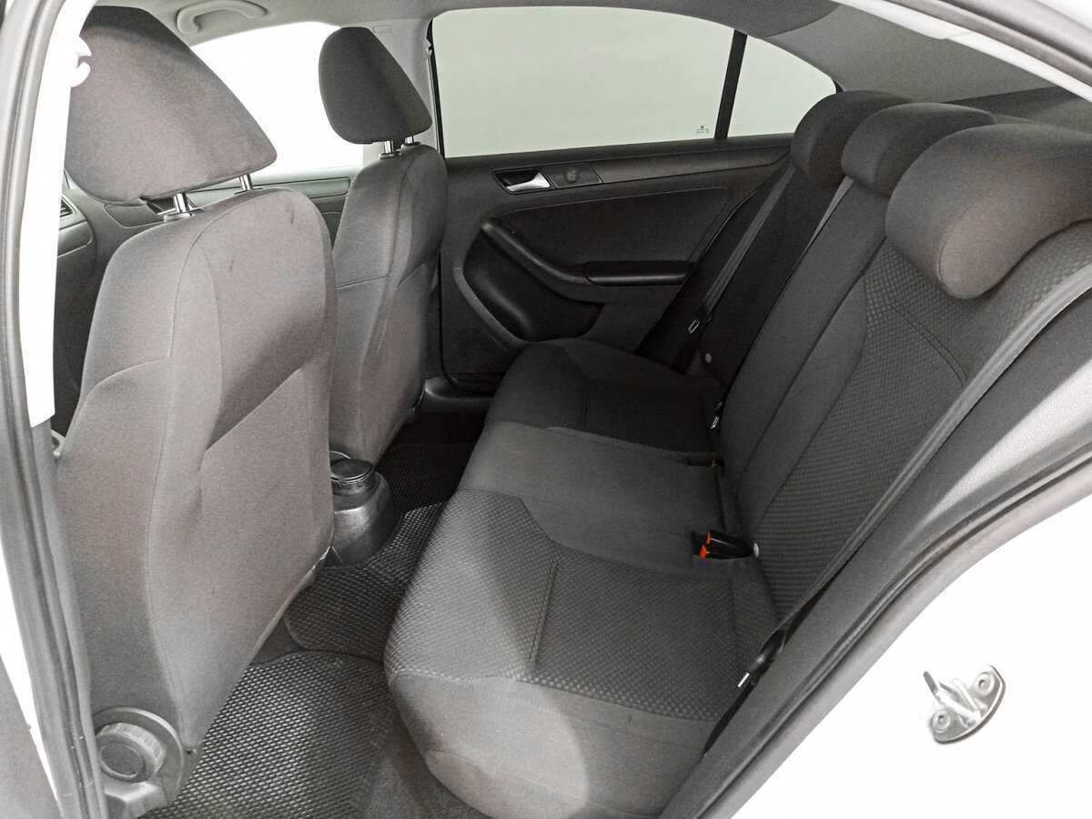 Volkswagen Jetta с пробегом — 2014 год. Фото: #11