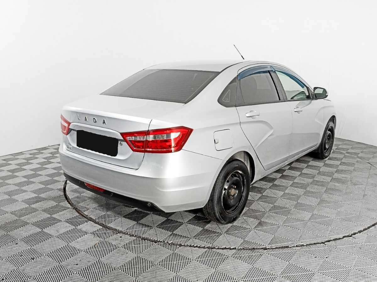 Lada (ВАЗ) Vesta с пробегом — 2015 год. Фото: #4