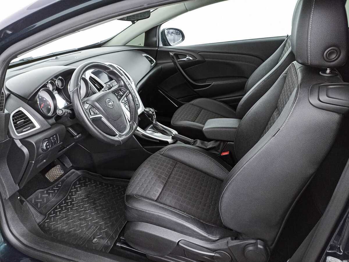 Opel Astra с пробегом — 2014 год. Фото: #13
