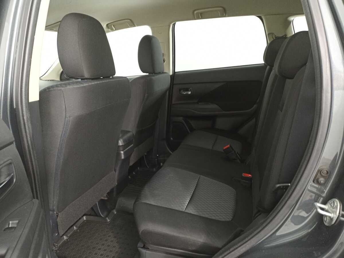 Mitsubishi Outlander с пробегом — 2014 год. Фото: #9