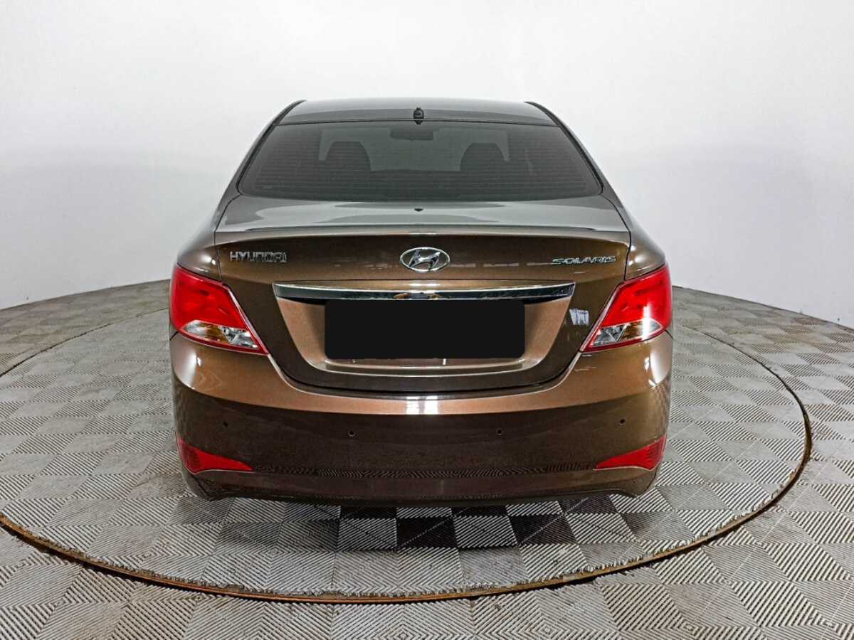 Hyundai Solaris с пробегом — 2015 год. Фото: #4