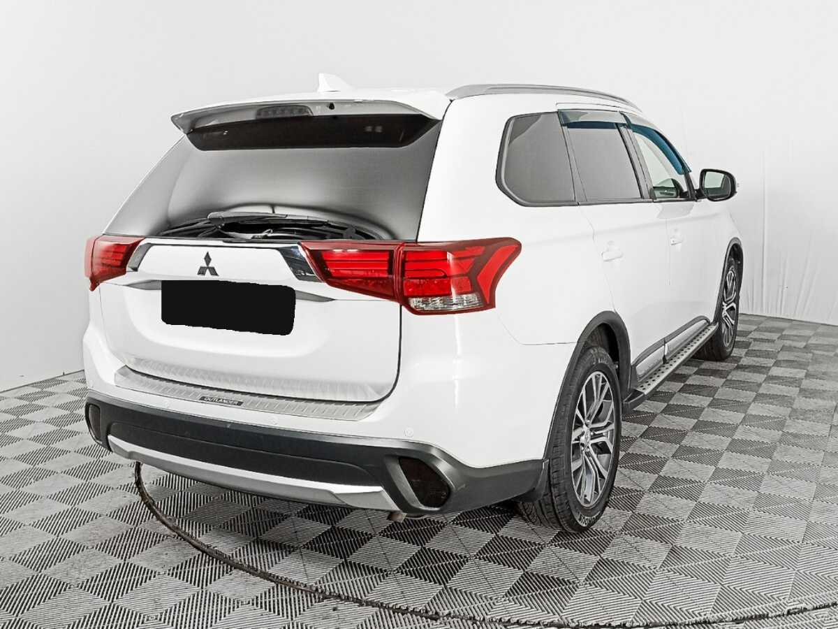 Mitsubishi Outlander с пробегом — 2018 год. Фото: #4