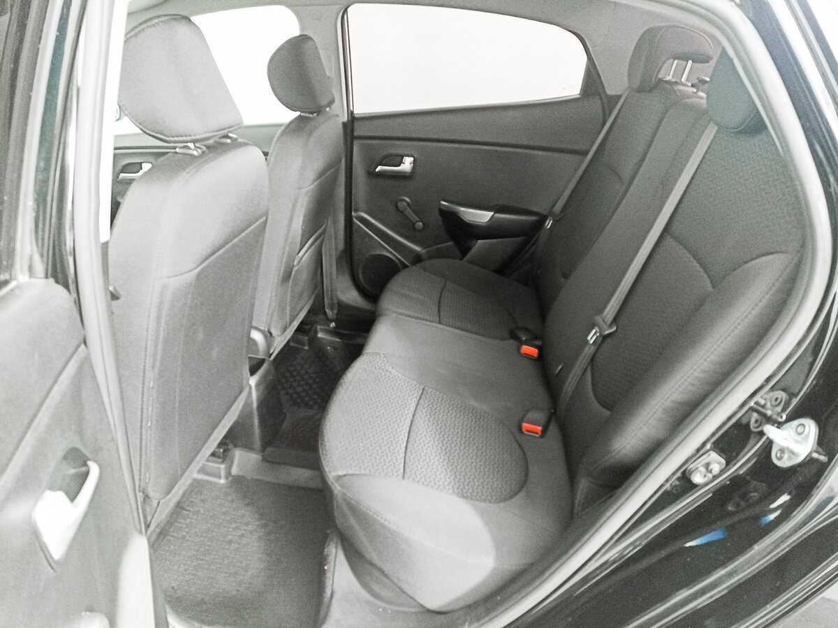 Kia Rio с пробегом — 2017 год. Фото: #9