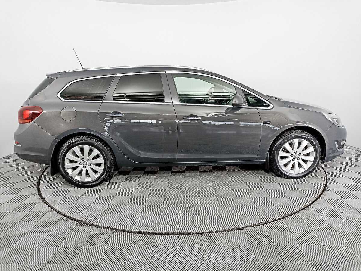 Opel Astra с пробегом — 2013 год. Фото: #3