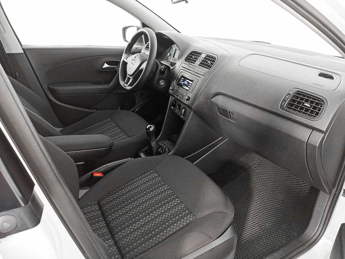 Volkswagen Polo с пробегом — 2019 год. Фото: #8