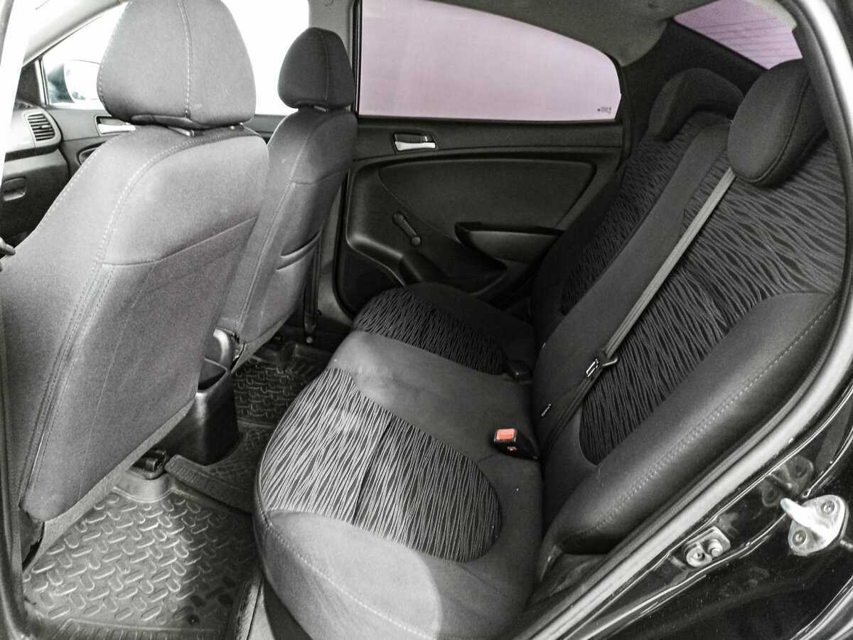 Hyundai Solaris с пробегом — 2015 год. Фото: #9