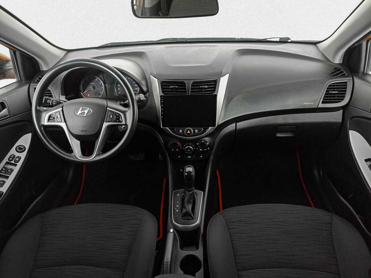 Hyundai Solaris с пробегом — 2014 год. Фото: #11