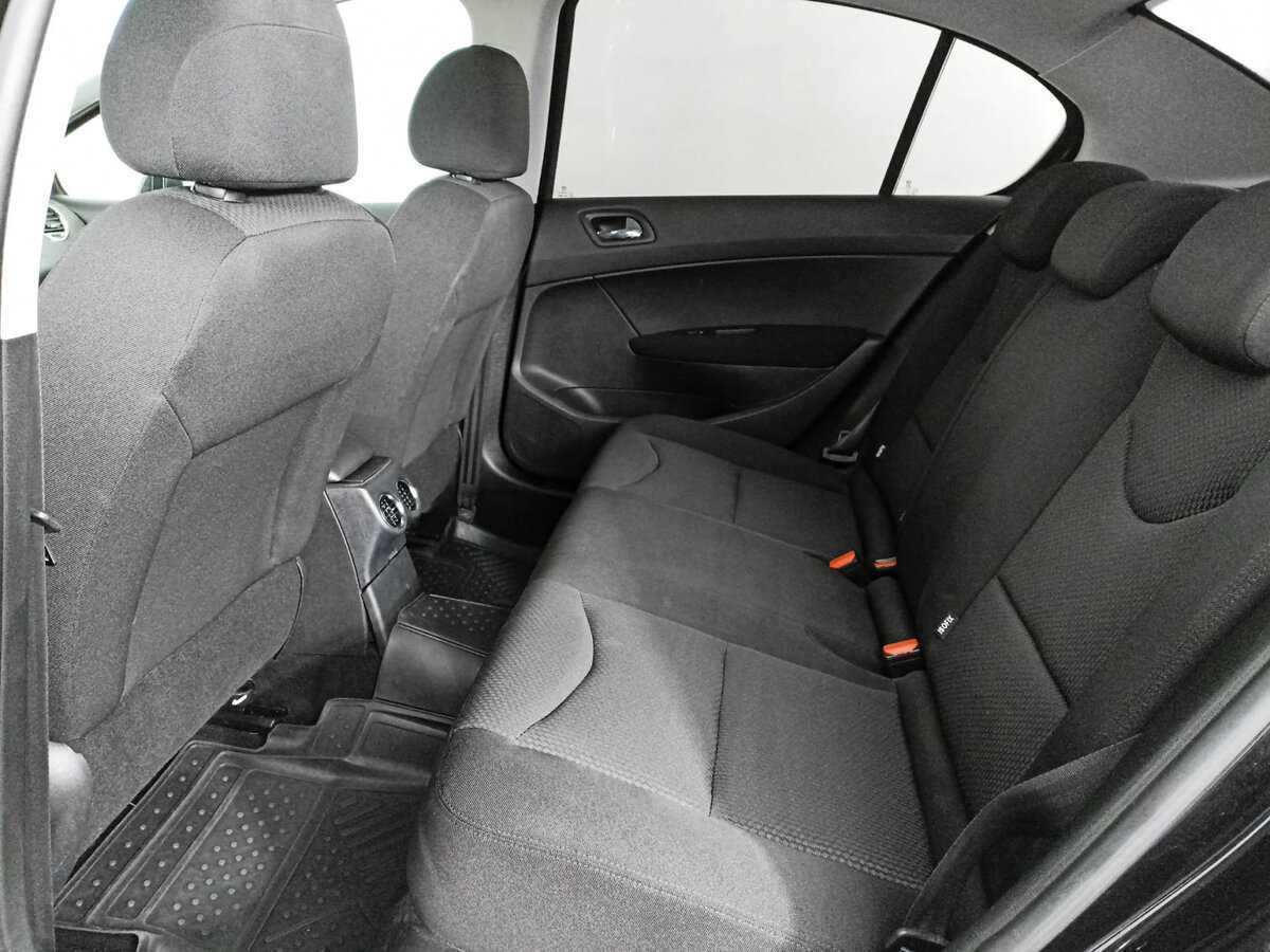 Peugeot 408 с пробегом — 2012 год. Фото: #8