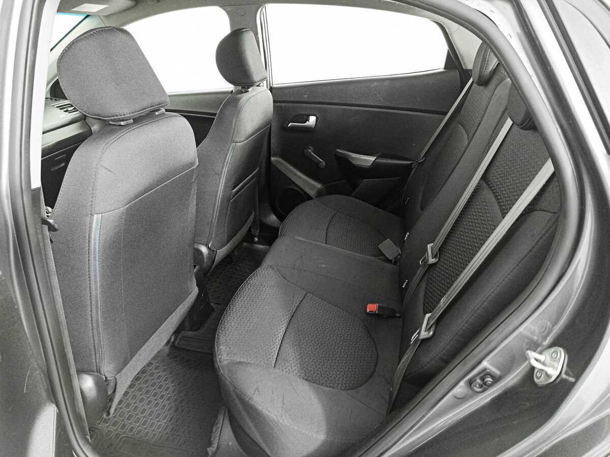 Kia Rio с пробегом — 2015 год. Фото: #9