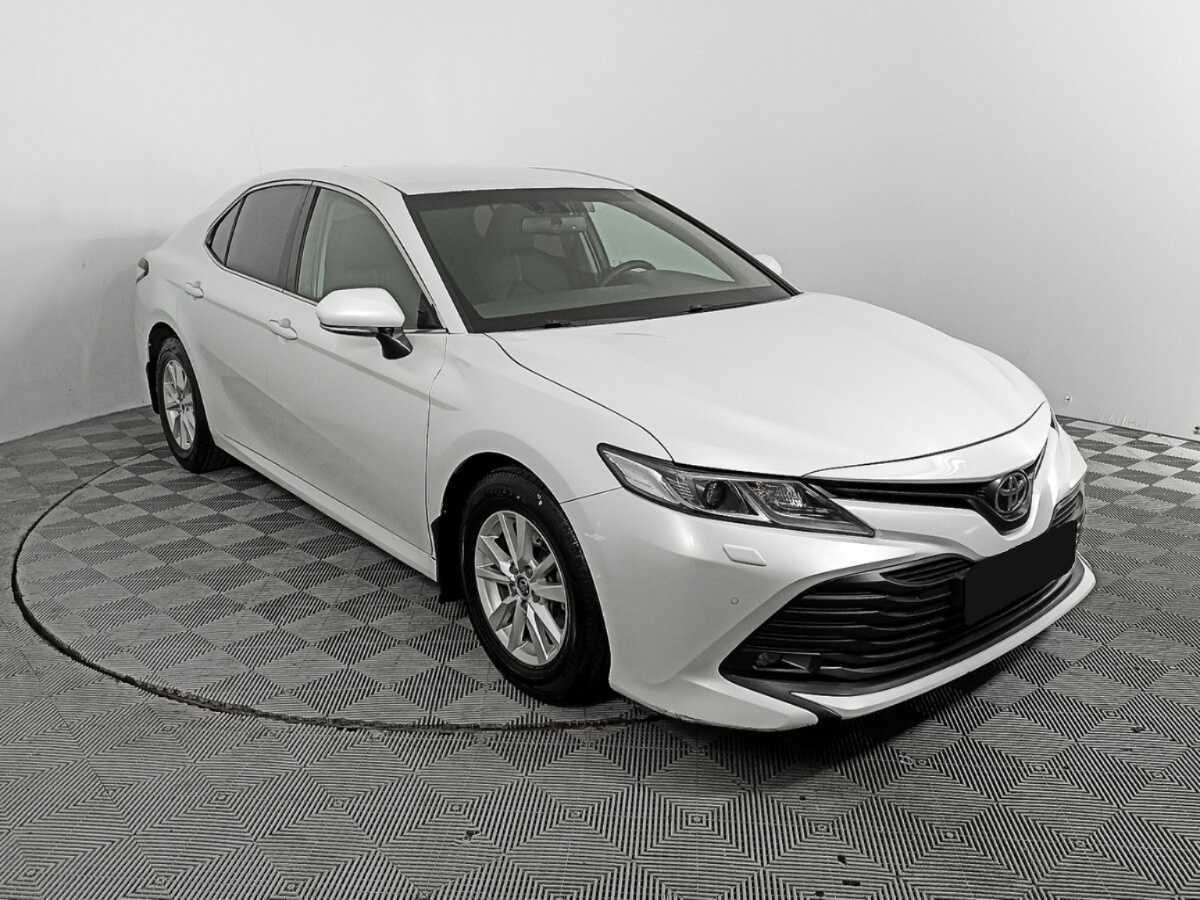 Toyota Camry с пробегом — 2019 год. Фото: #2