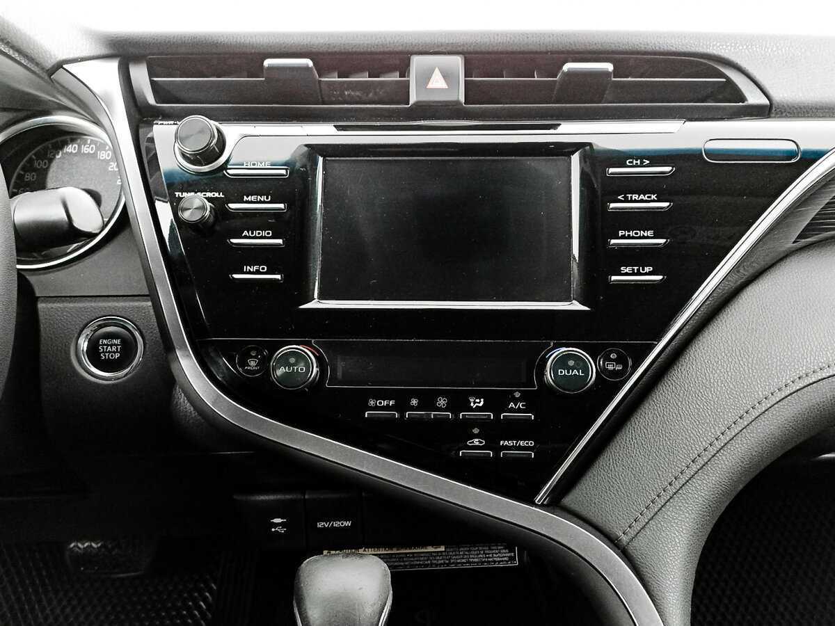 Toyota Camry с пробегом — 2019 год. Фото: #11