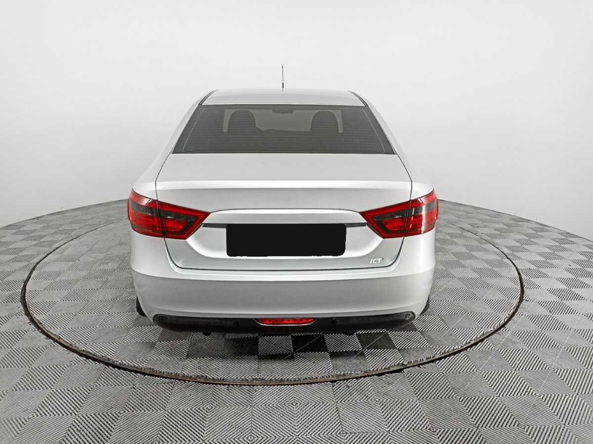 Lada (ВАЗ) Vesta с пробегом — 2018 год. Фото: #5