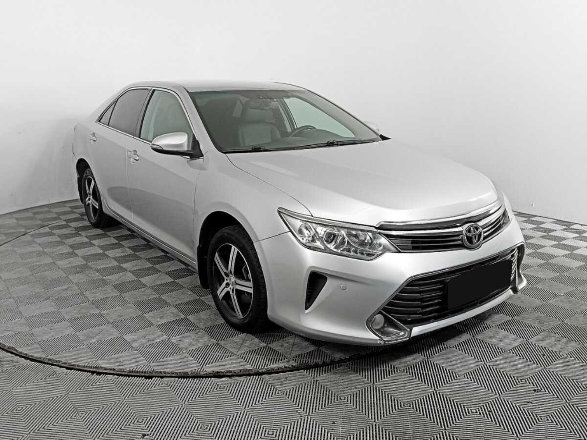 Toyota Camry с пробегом — 2015 год. Фото: #2