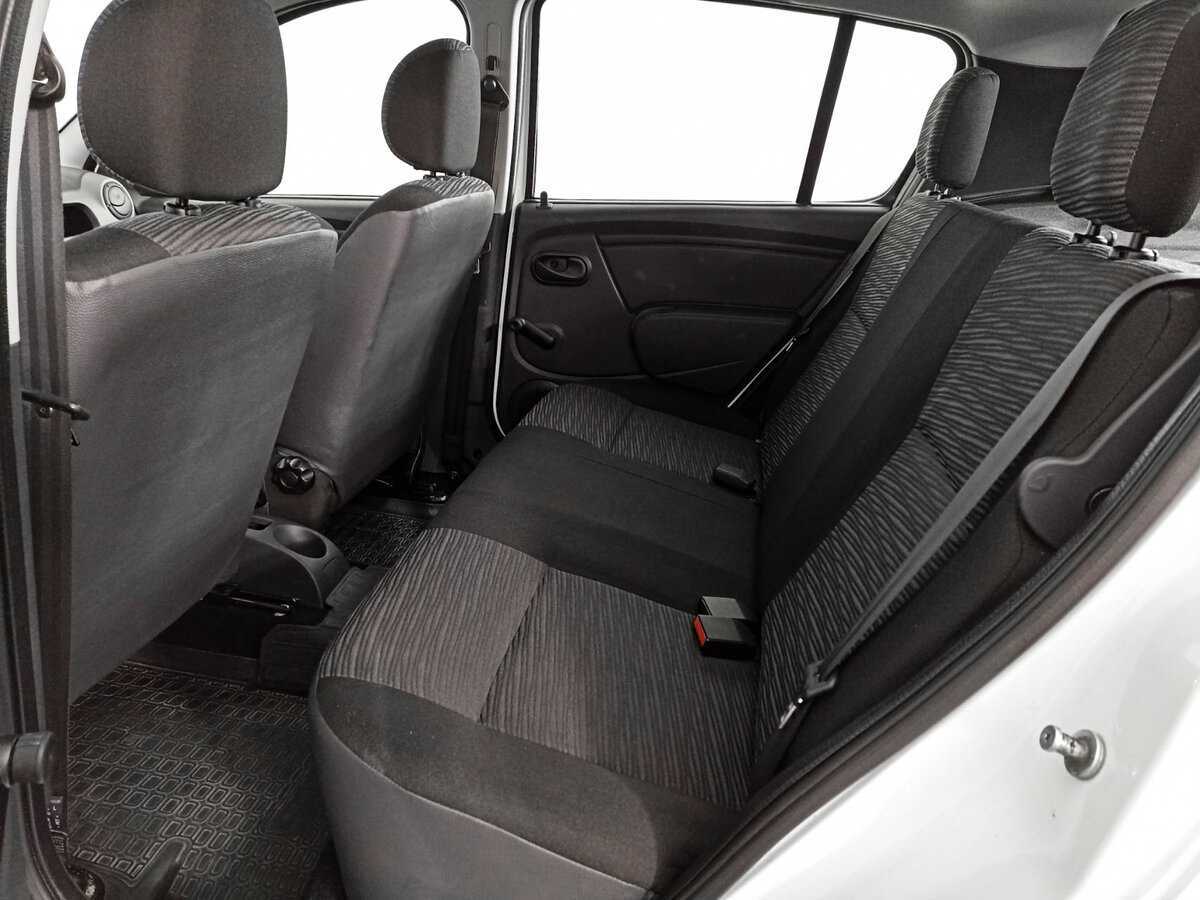 Renault Sandero с пробегом — 2014 год. Фото: #8